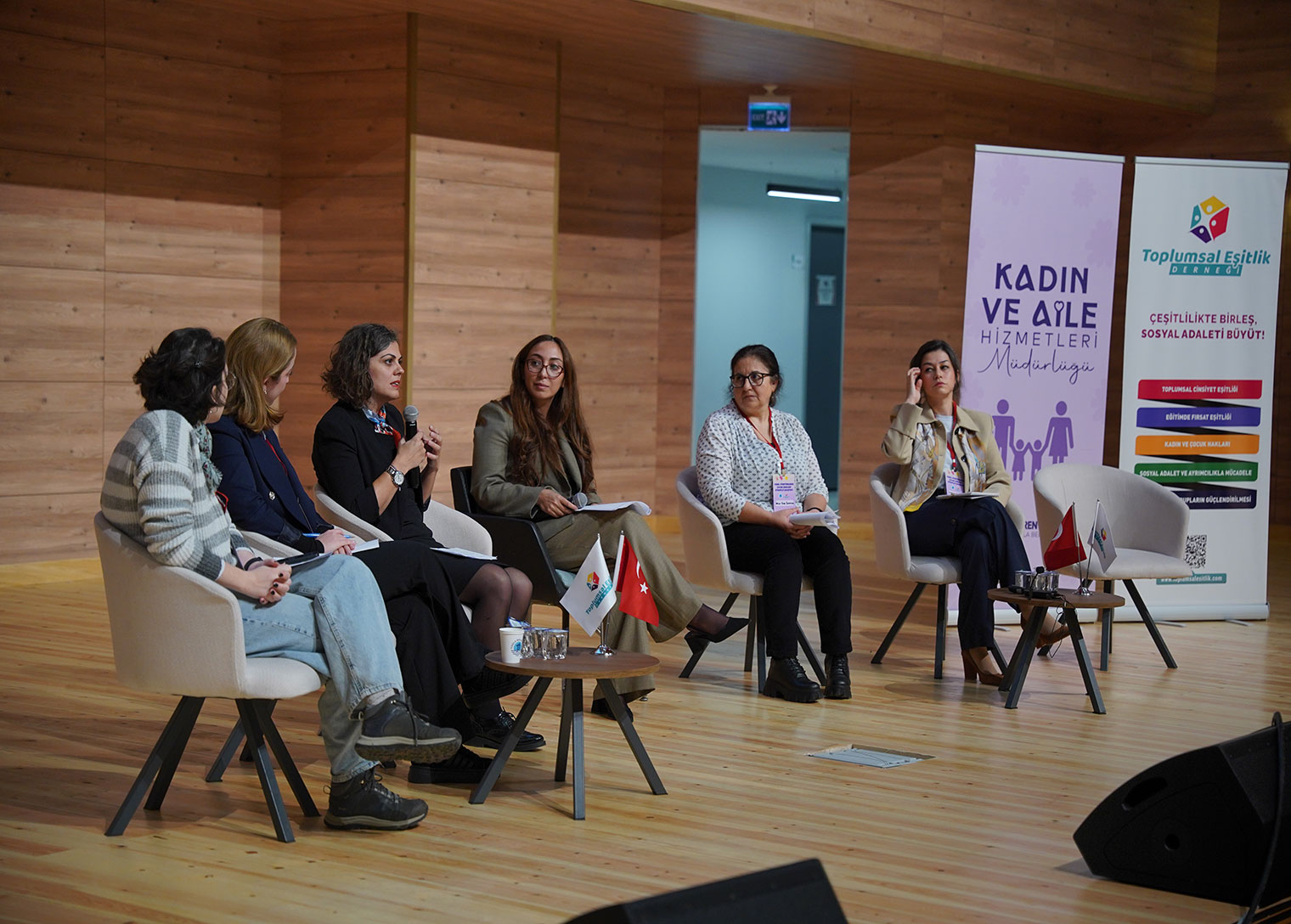 Yerel Yönetimlerde Çocuk Hakları Strateji Çalıştayı düzenlendi   