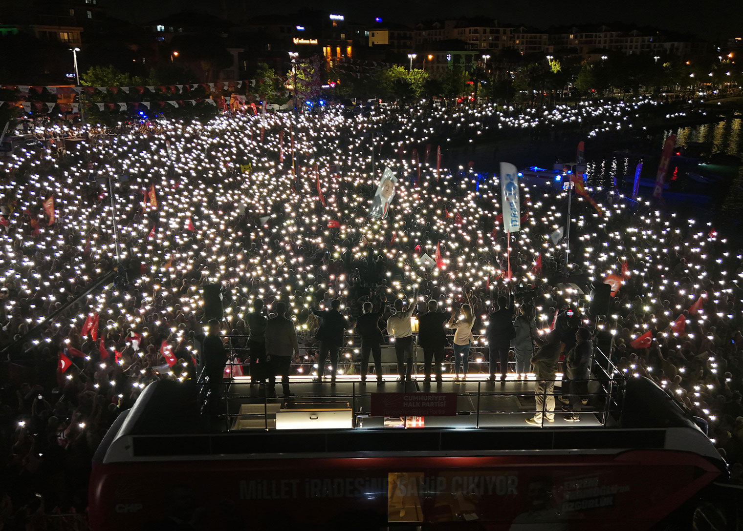 Tuzla’da “Millet İradesine Sahip Çıkıyor” mitingi on binlerin katılımıyla düzenlendi