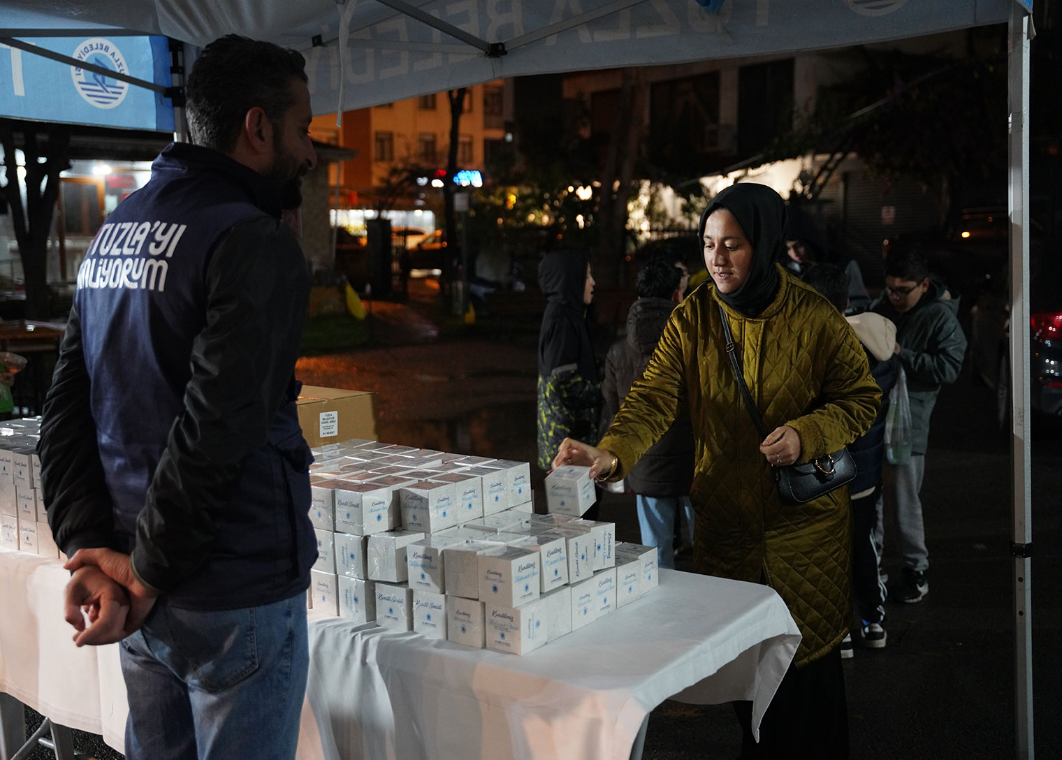 Tuzla Belediyesi’nden Regaip Kandili’nde kandil simidi ikramı   