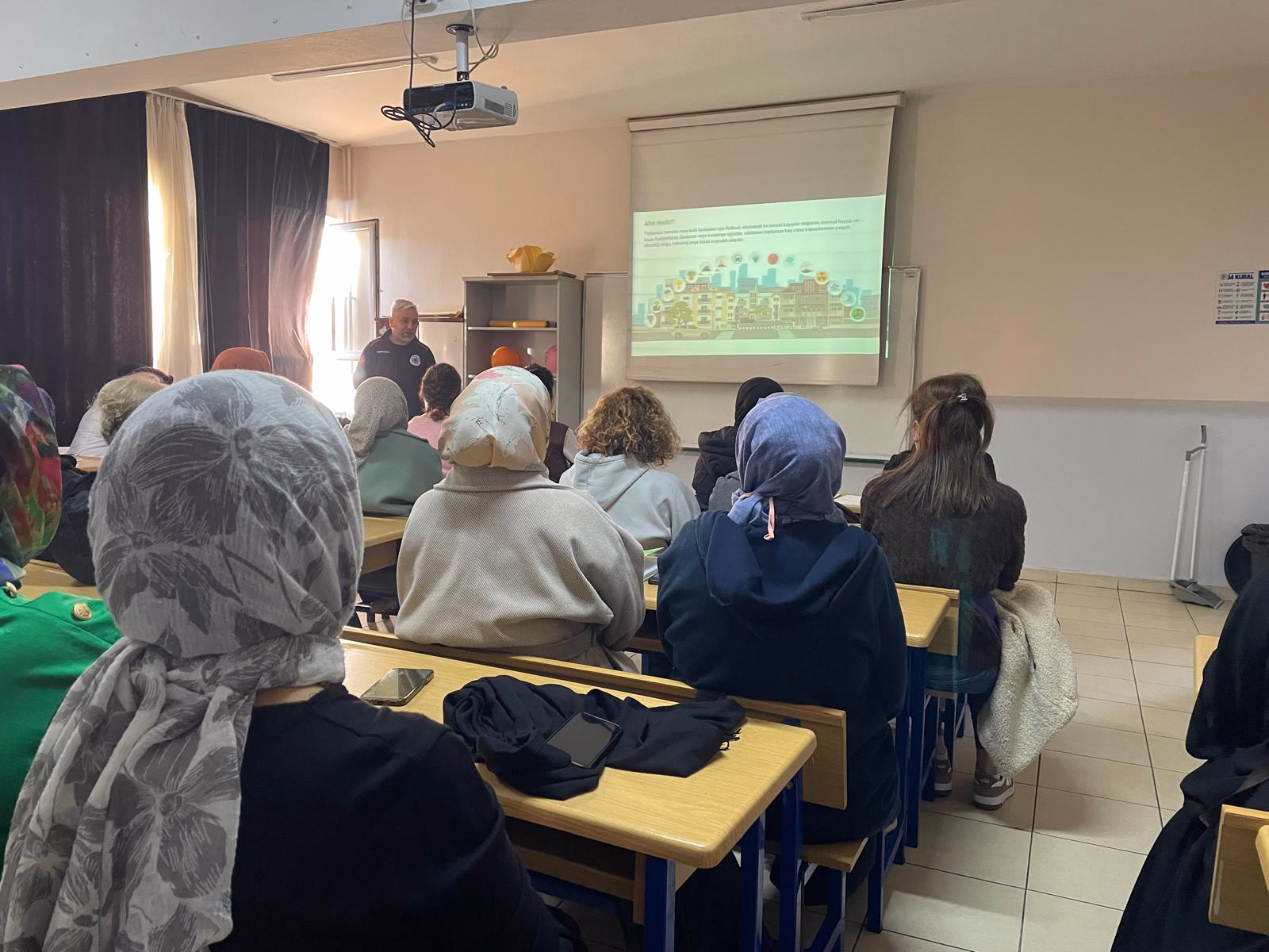 Temel Afet Bilinci Eğitimi - Fotoğraf 4