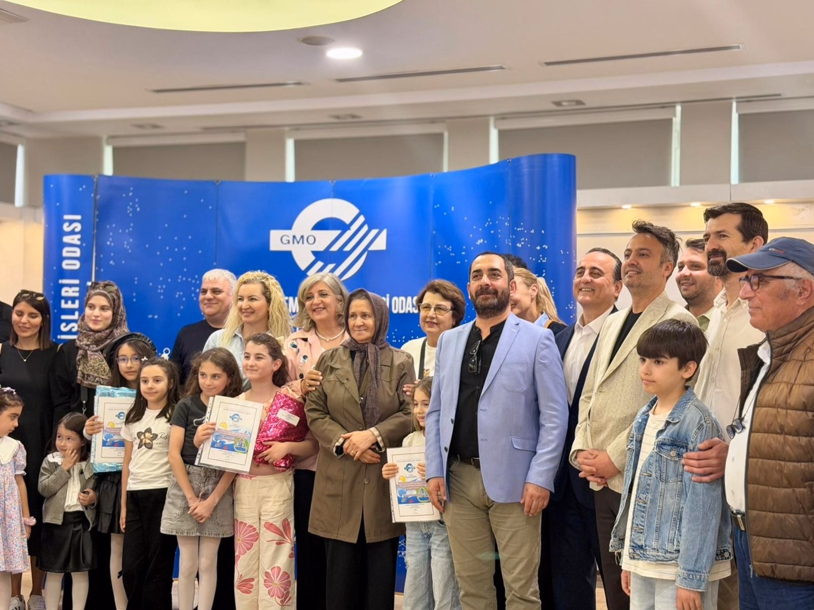 Minik ressamların deniz hayalleri Tuzla’da sanatseverlerle buluştu - Görsel 1