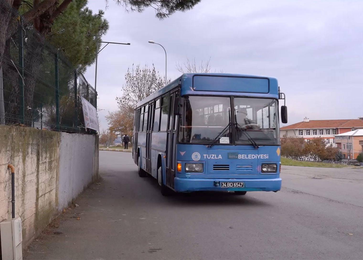 Tuzla Belediyesi'nden 950 öğrenciye ücretsiz ulaşım desteği