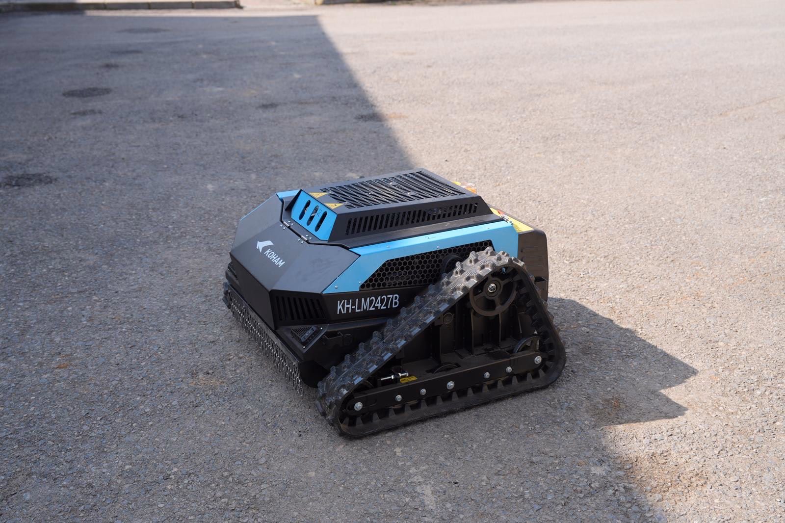 Tuzla’da robotlu çim biçme dönemi başladı - Görsel 2