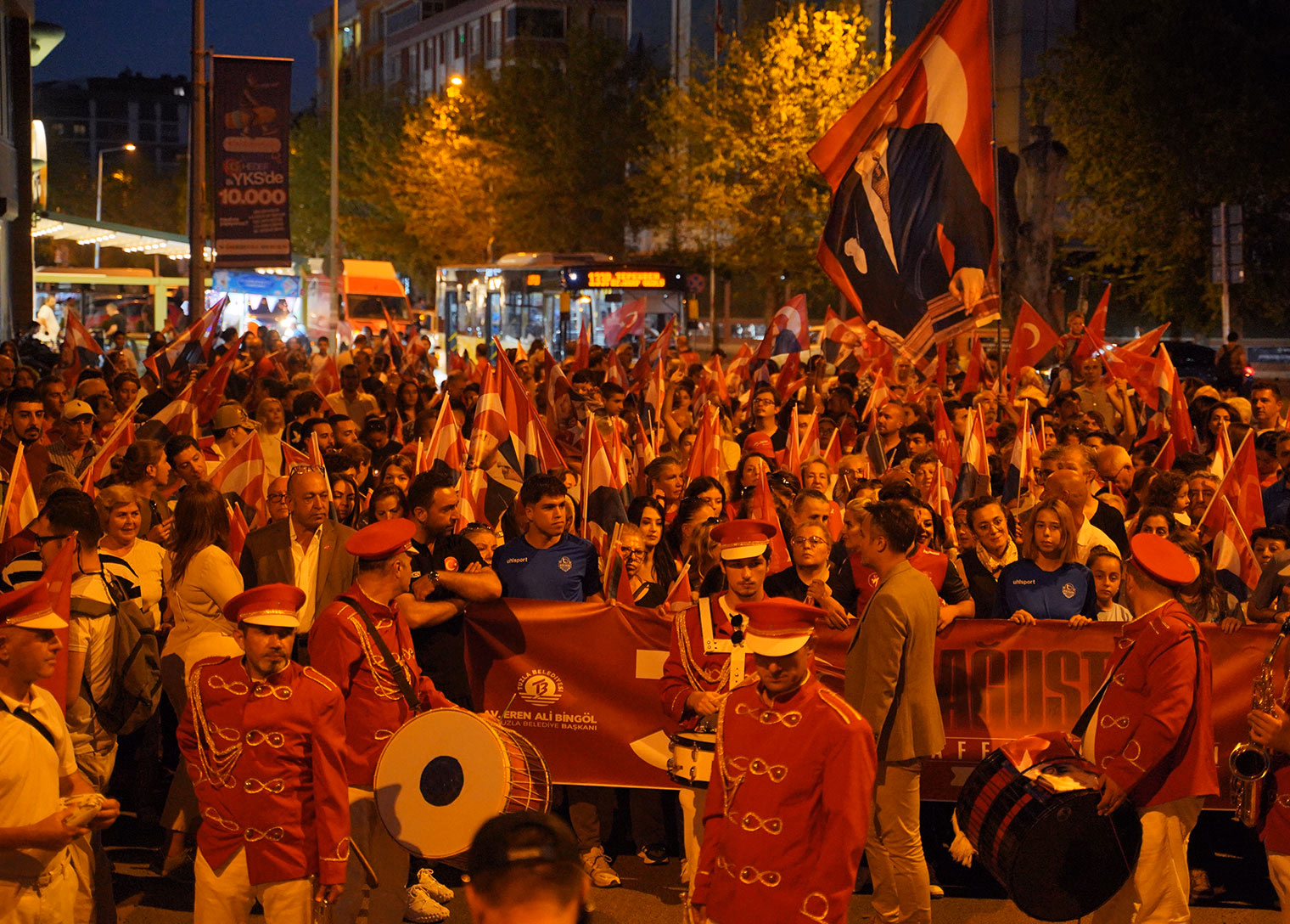 Tuzla'da 30 Ağustos coşkusu... Belediye Başkanı Bingöl: Bu topraklarda umut hep var olacak - Görsel 11