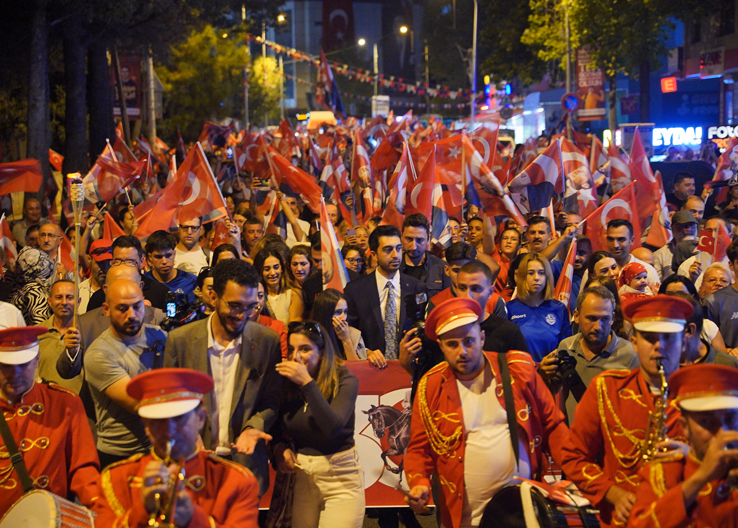Tuzla'da 30 Ağustos coşkusu... Belediye Başkanı Bingöl: Bu topraklarda umut hep var olacak - Görsel 10