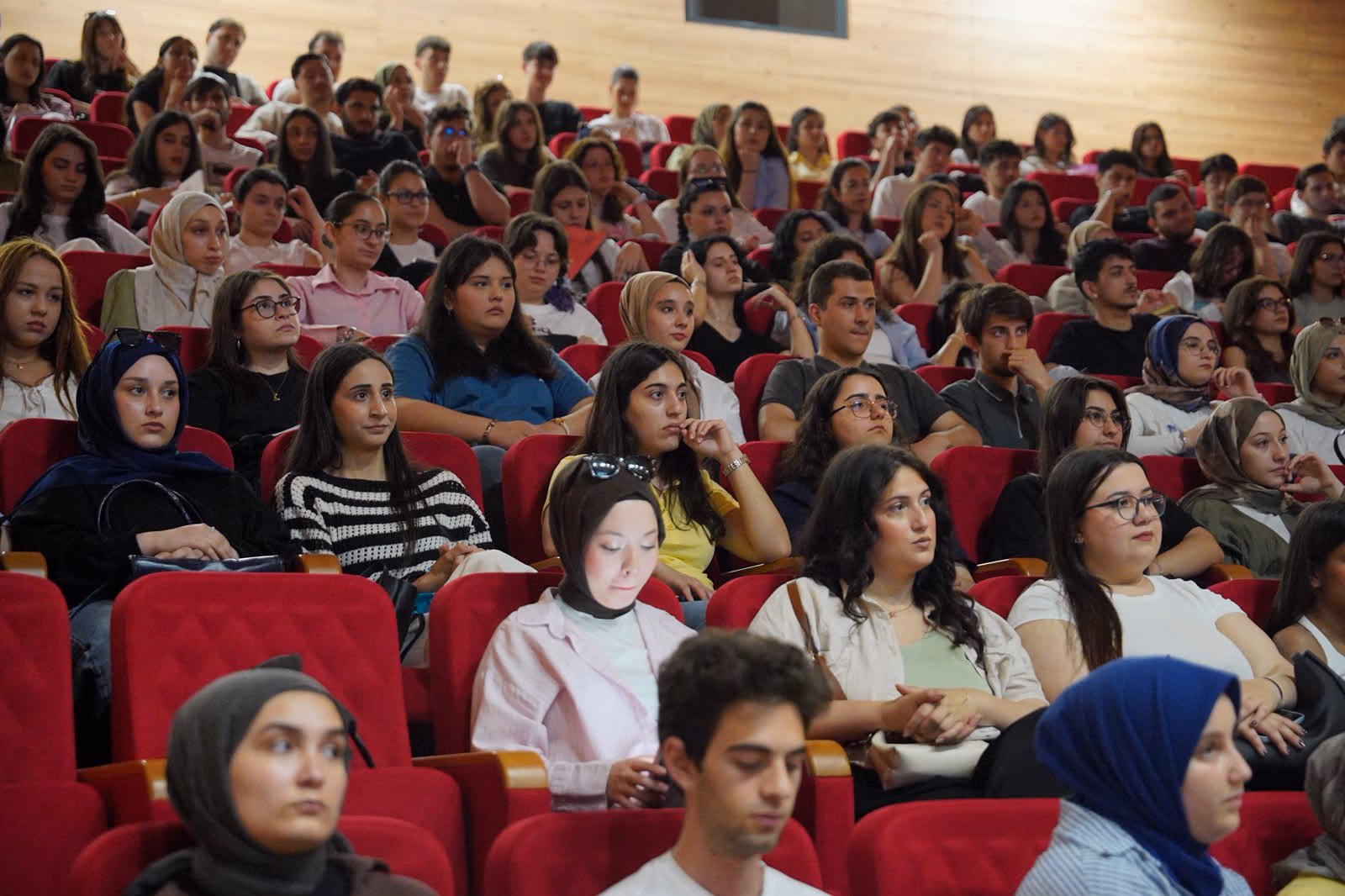 Tuzlalı öğrenciler sınav öncesi ‘Net Avı’ seminerine katıldı   
