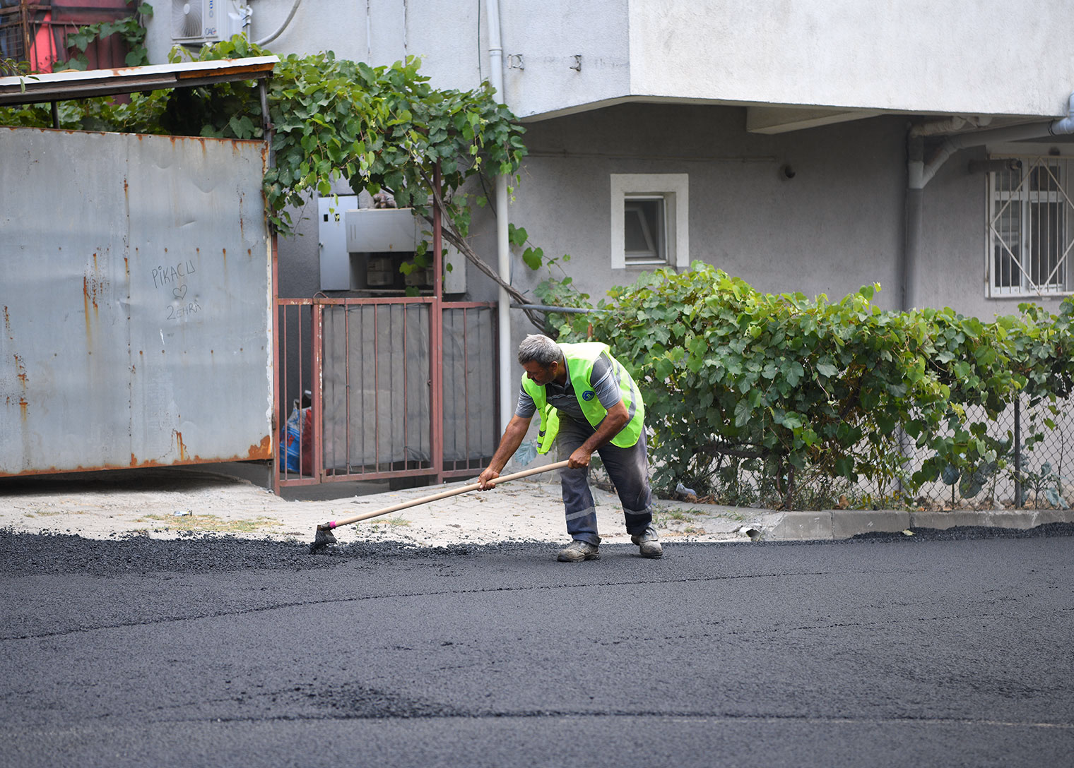 Tuzla’da 50 bin tonluk asfalt seferberliği başladı - Görsel 2