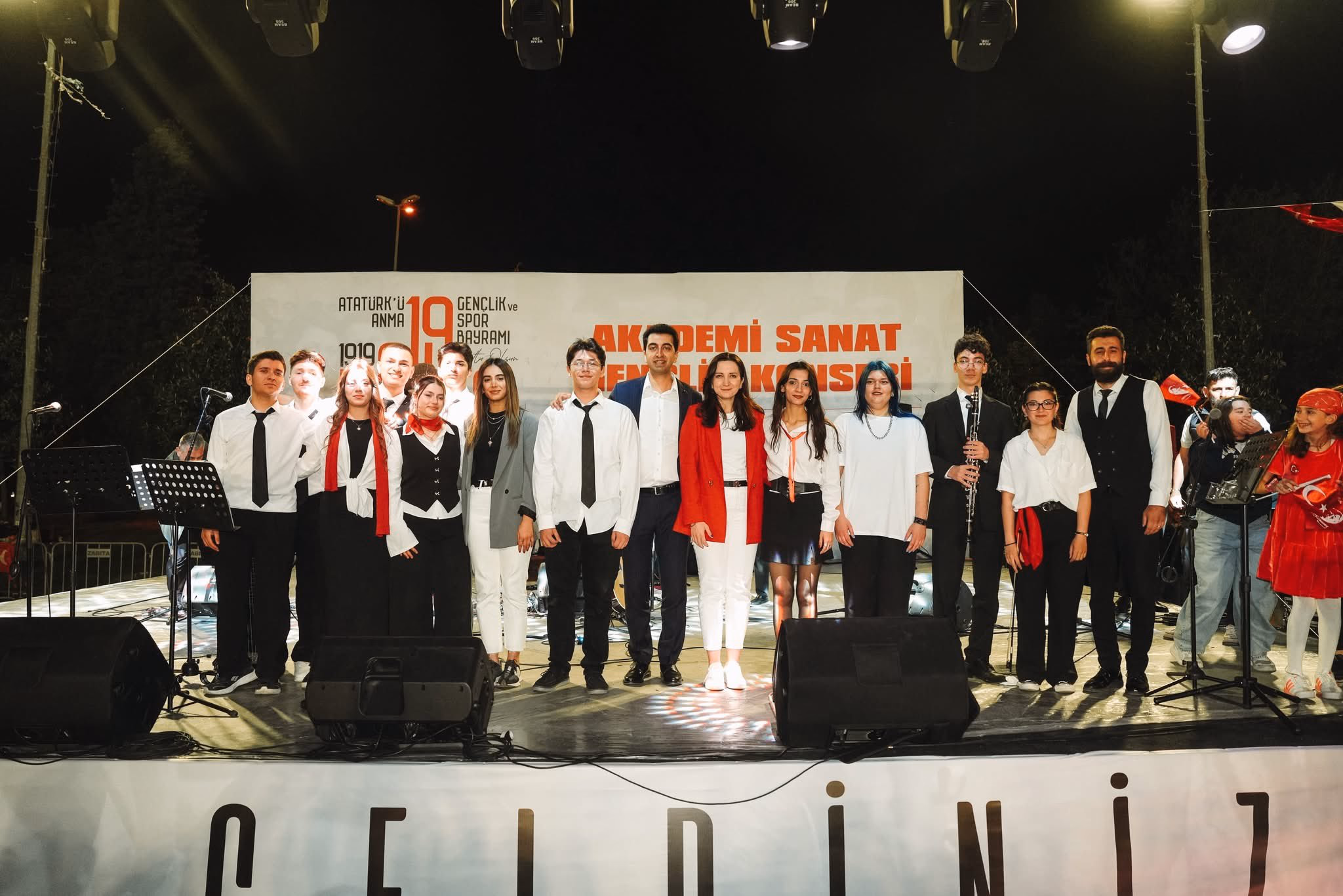 Tuzlalılar 19 Mayıs’ı Gençlik Konseri ile kutladı - Görsel 5