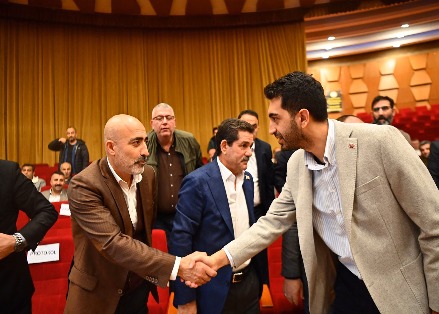 Başkan Bingöl, Bitlis Dernekleri Federasyonu Genel Kurulu’nda komşularıyla buluştu