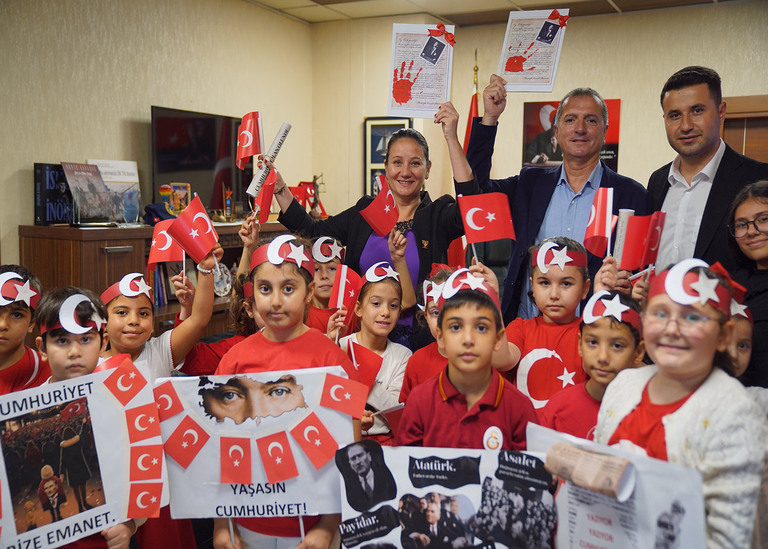 Cumhuriyetin 102. yılı kutlamaları Tuzla Belediyesi’nde başladı - Görsel 4