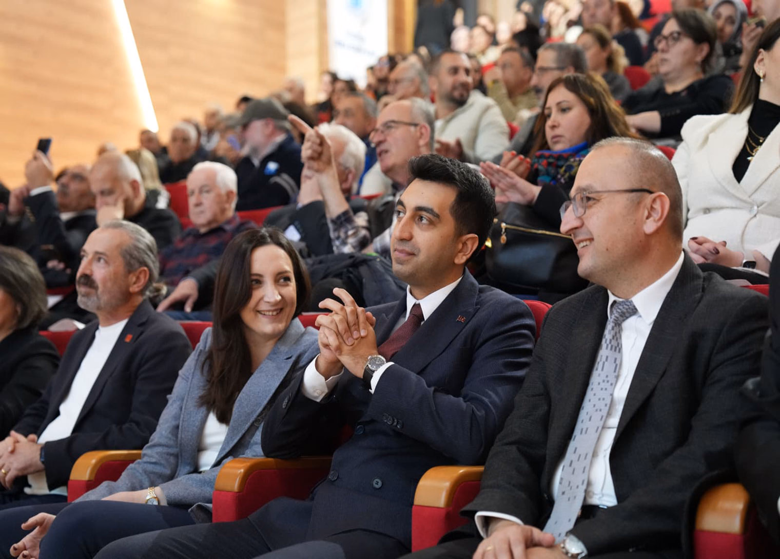 “Denizin Kucakladığı Şehir: Tuzla” kitabı çıktı - Görsel 1