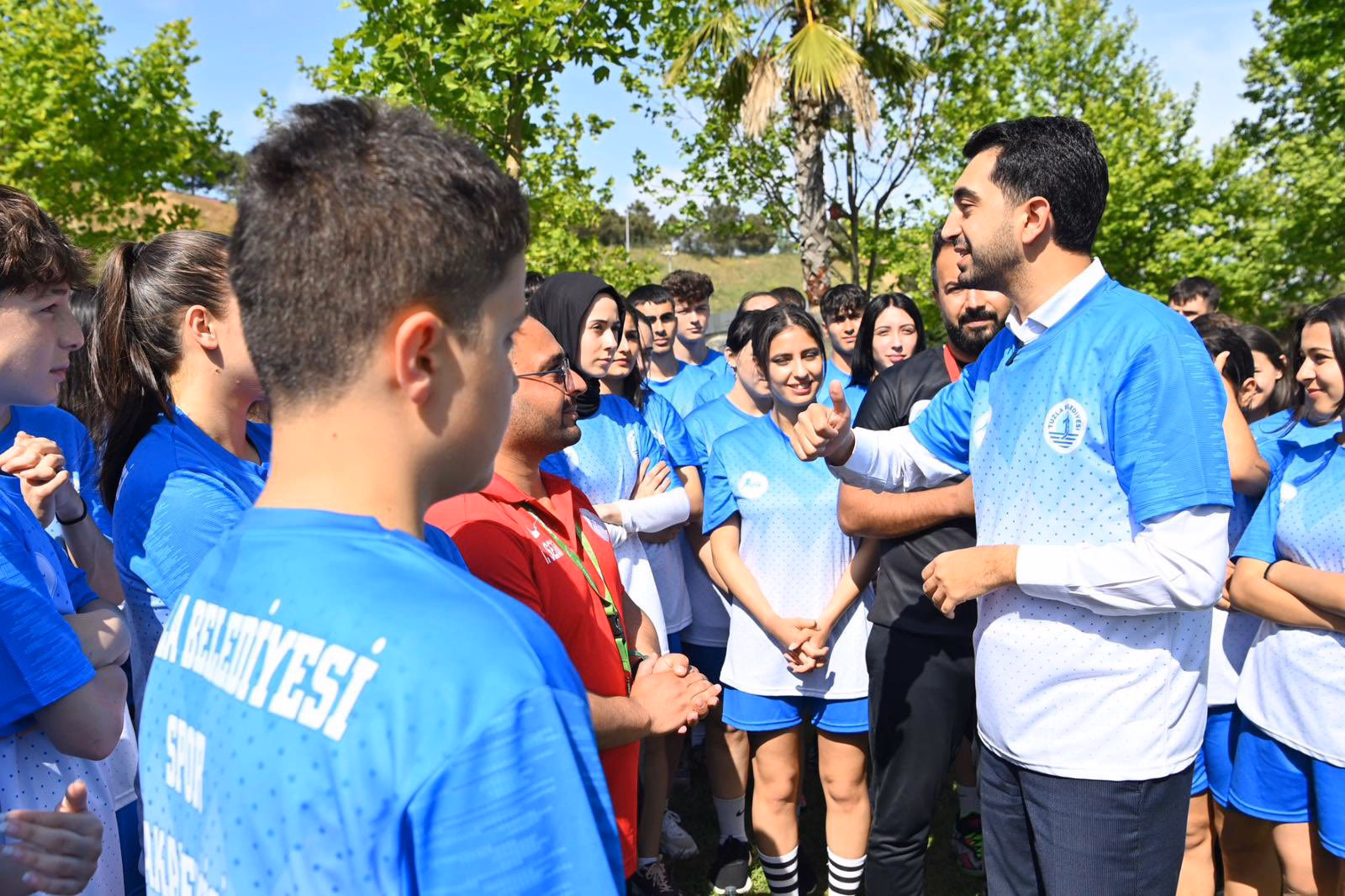 Başkan Eren Ali Bingöl, Tuzla Belediyesi Spor Akademisi öğrencileri ile spor yaptı - Görsel 2