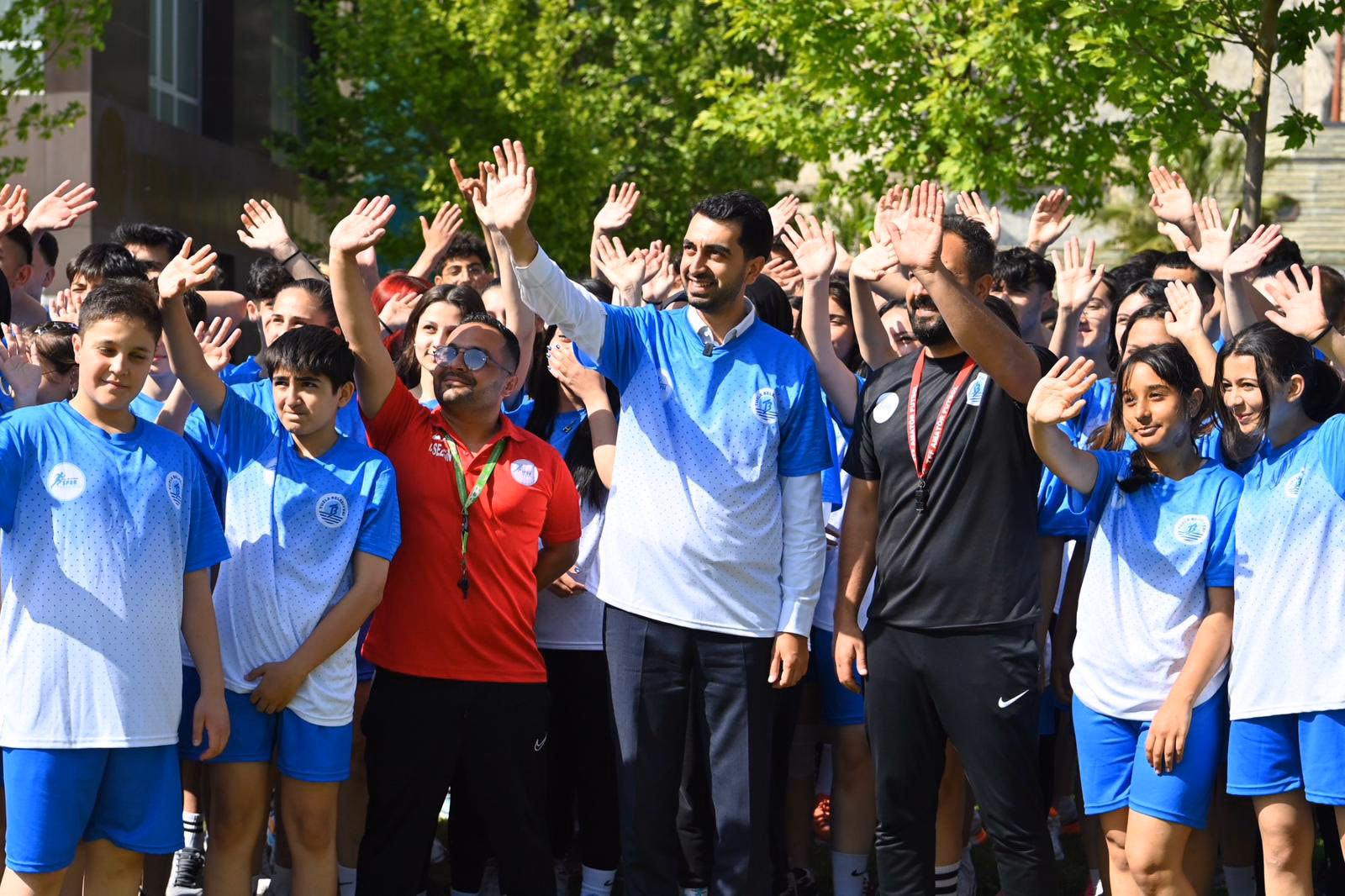 Başkan Eren Ali Bingöl, Tuzla Belediyesi Spor Akademisi öğrencileri ile spor yaptı - Görsel 5