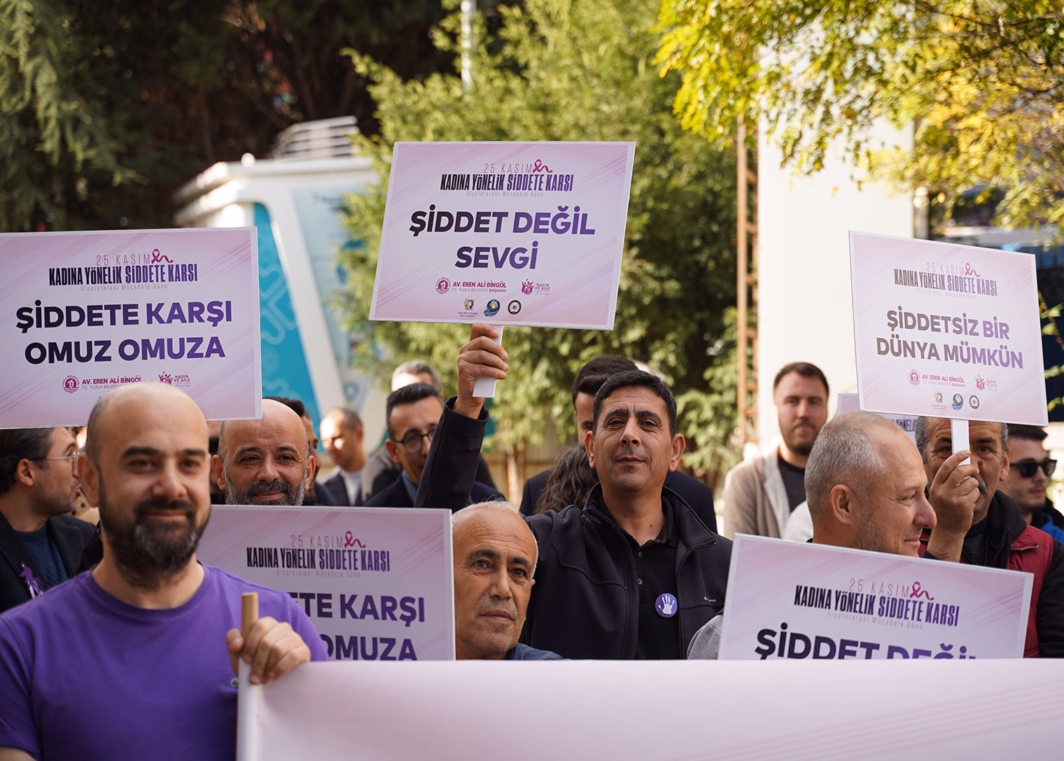 Tuzla’da erkekler kadına şiddete karşı sessiz yürüyüş gerçekleştirdi - Görsel 2