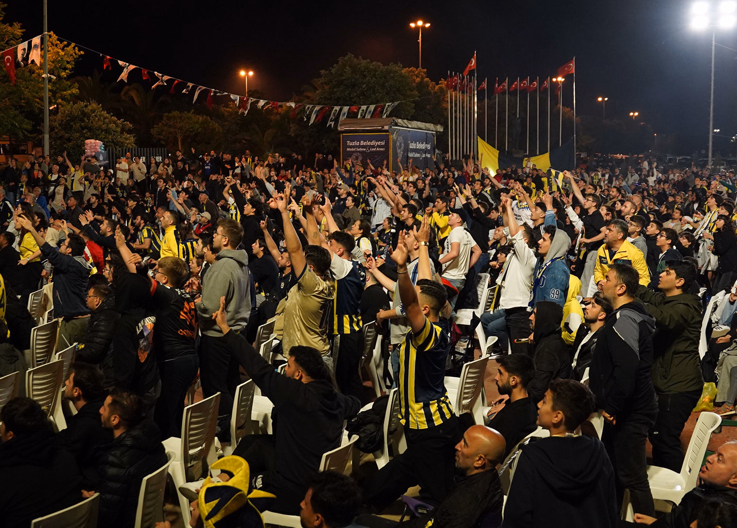 Tuzla’da dev ekranda EuroLeague final coşkusu - Görsel 6