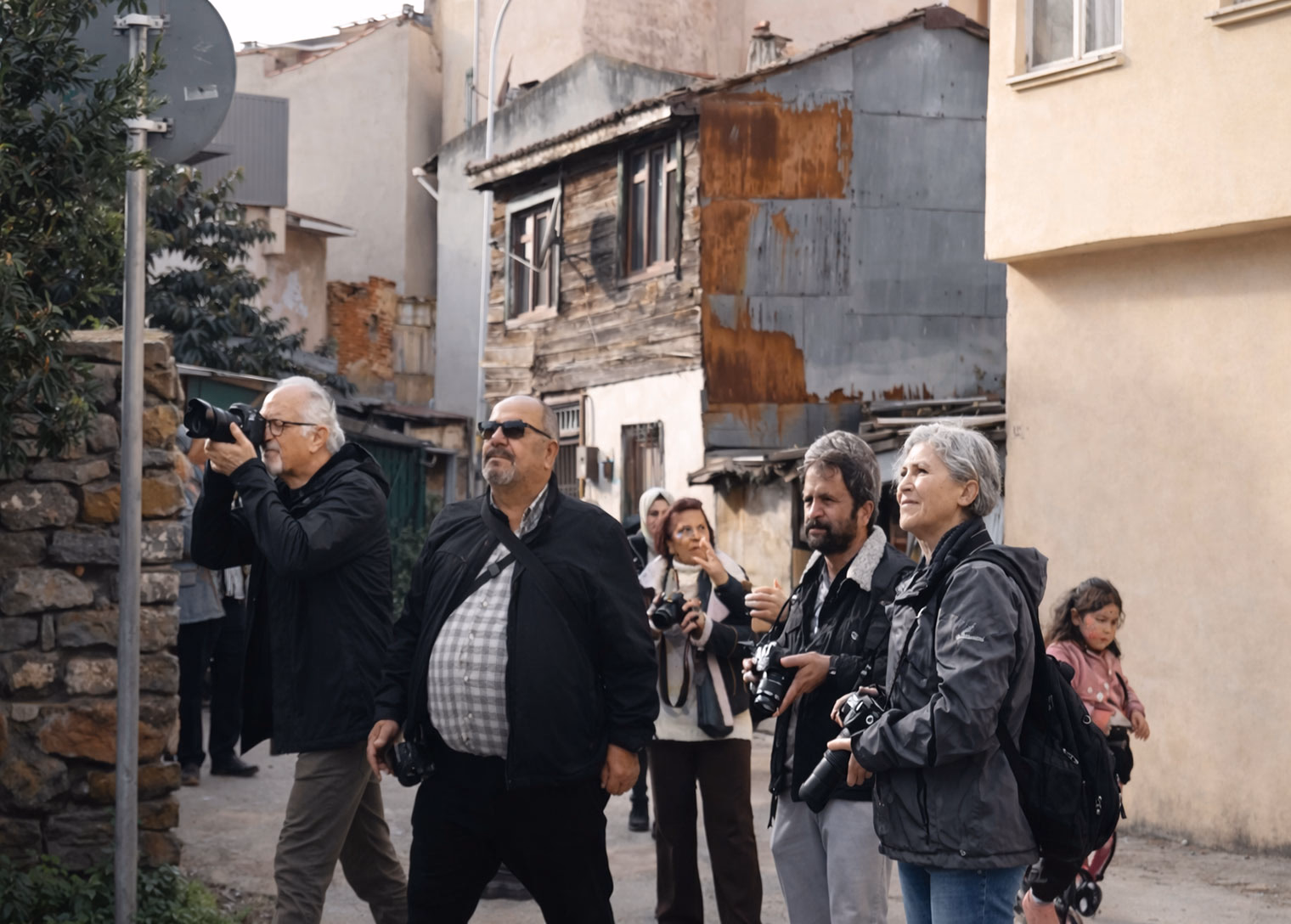 Fotoğraf tutkunları Tuzla’nın sokaklarında buluştu