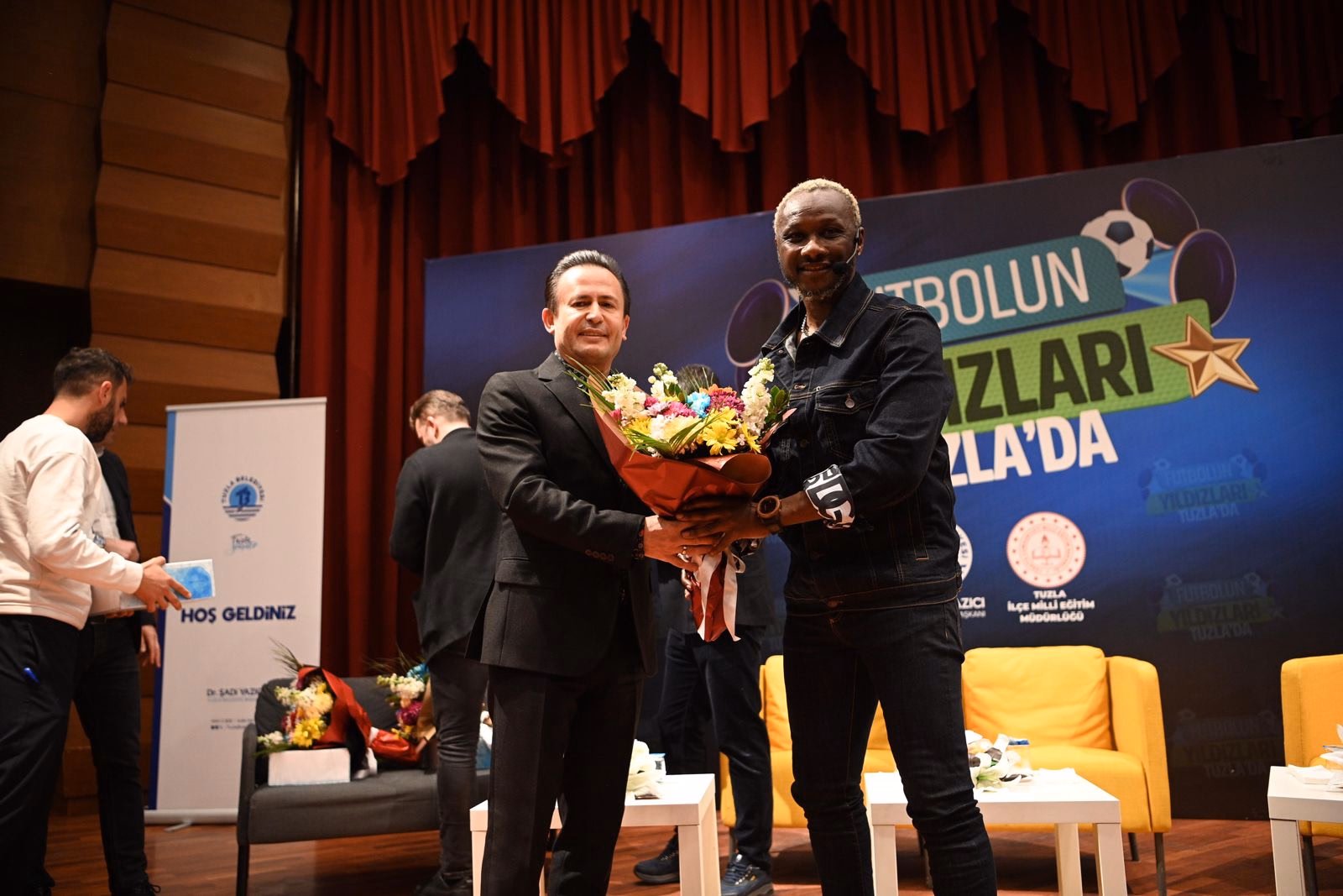 Tuzla’da Futbolun Efsaneleri Gençlerle Buluştu