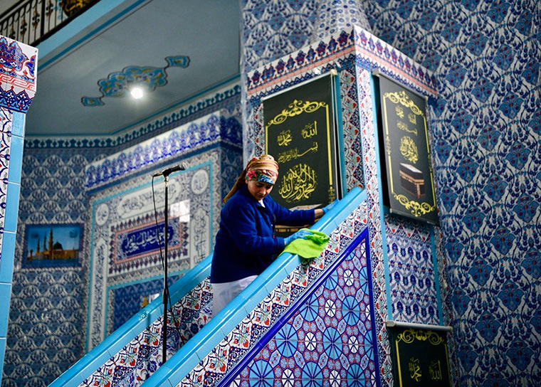 Tuzla’da ibadethaneler Ramazan Bayramı öncesinde temizlendi - Görsel 2