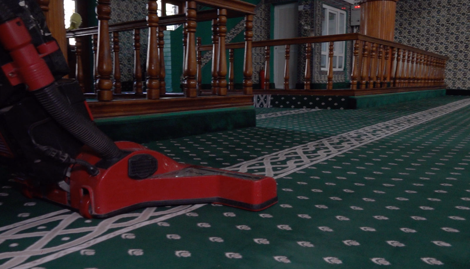 Tuzla Belediyesi, İbadethaneleri Çok Fonksiyonlu Araçlarla Temizliyor - Görsel 2