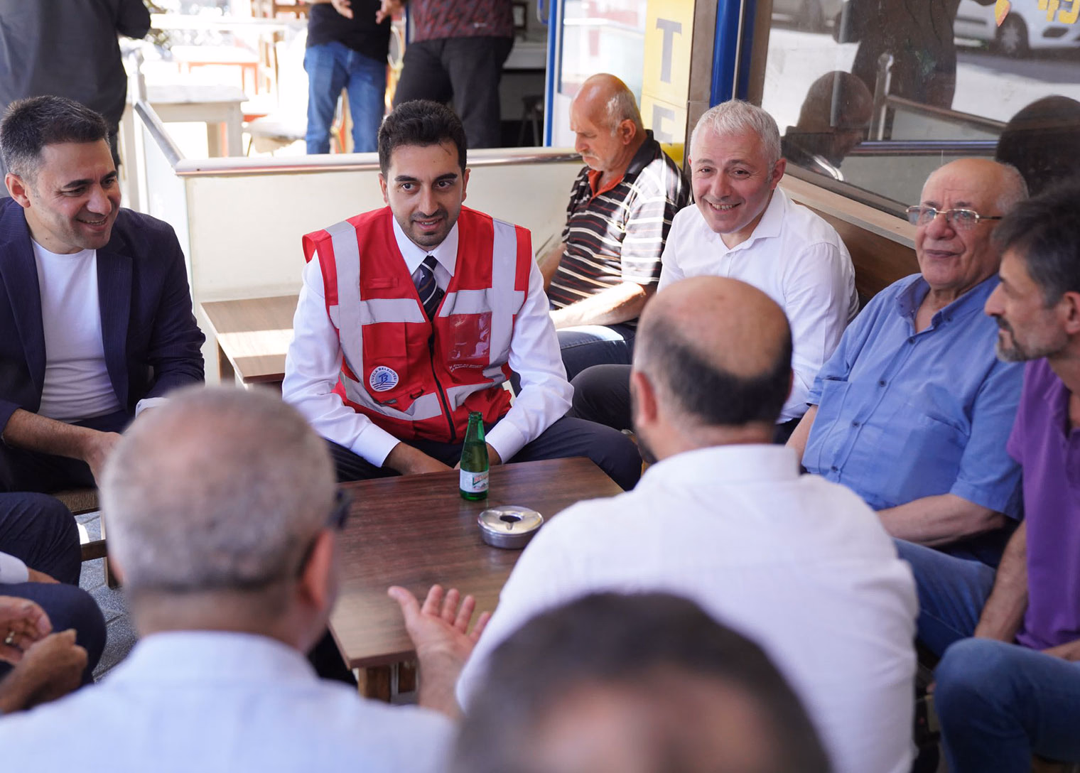 Tuzla Belediye Başkanı Eren Ali Bingöl, güne İçmeler Mahallesi'nde başladı