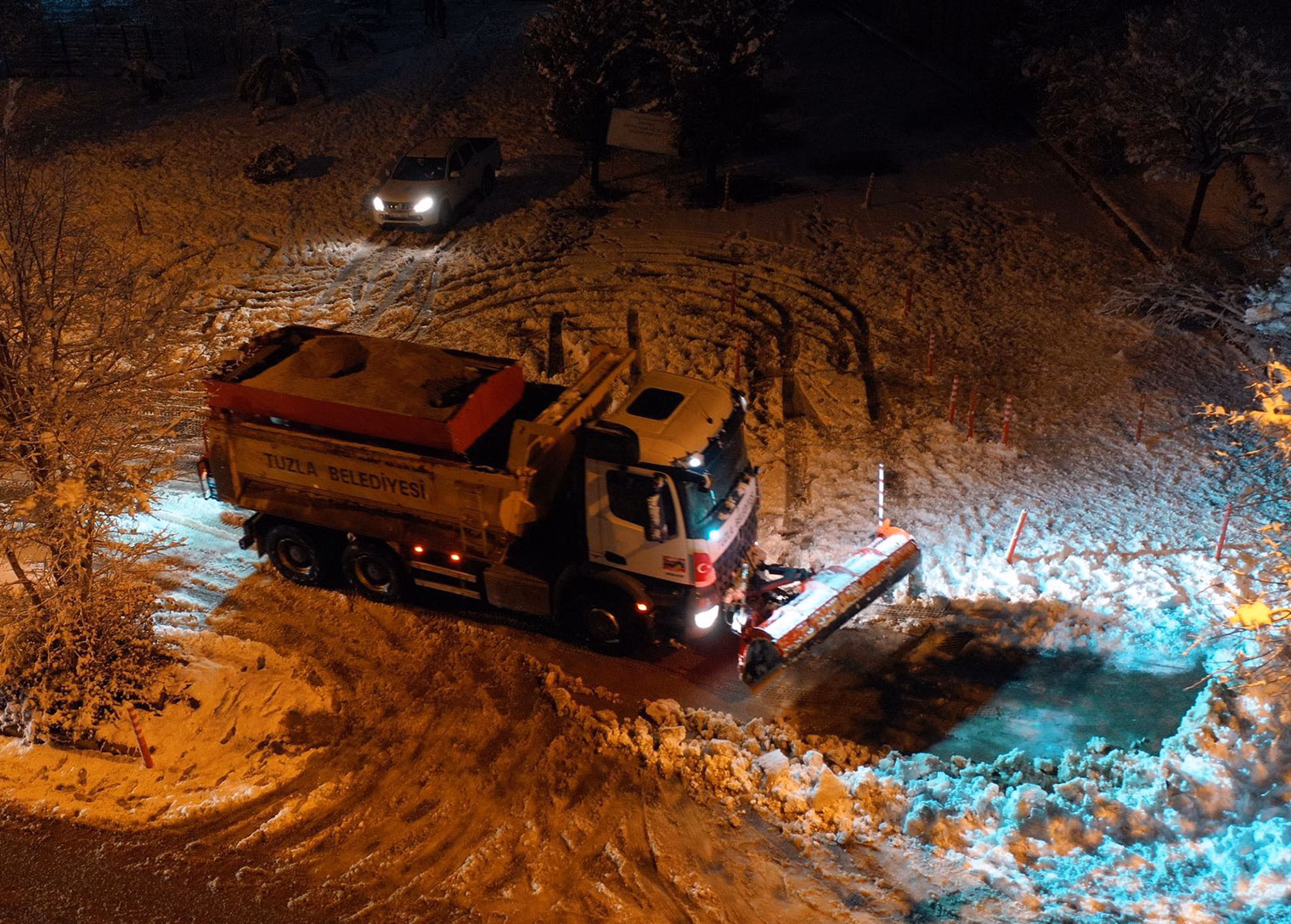 Tuzla Belediyesi’nden karla mücadelede örnek çalışma - Görsel 3