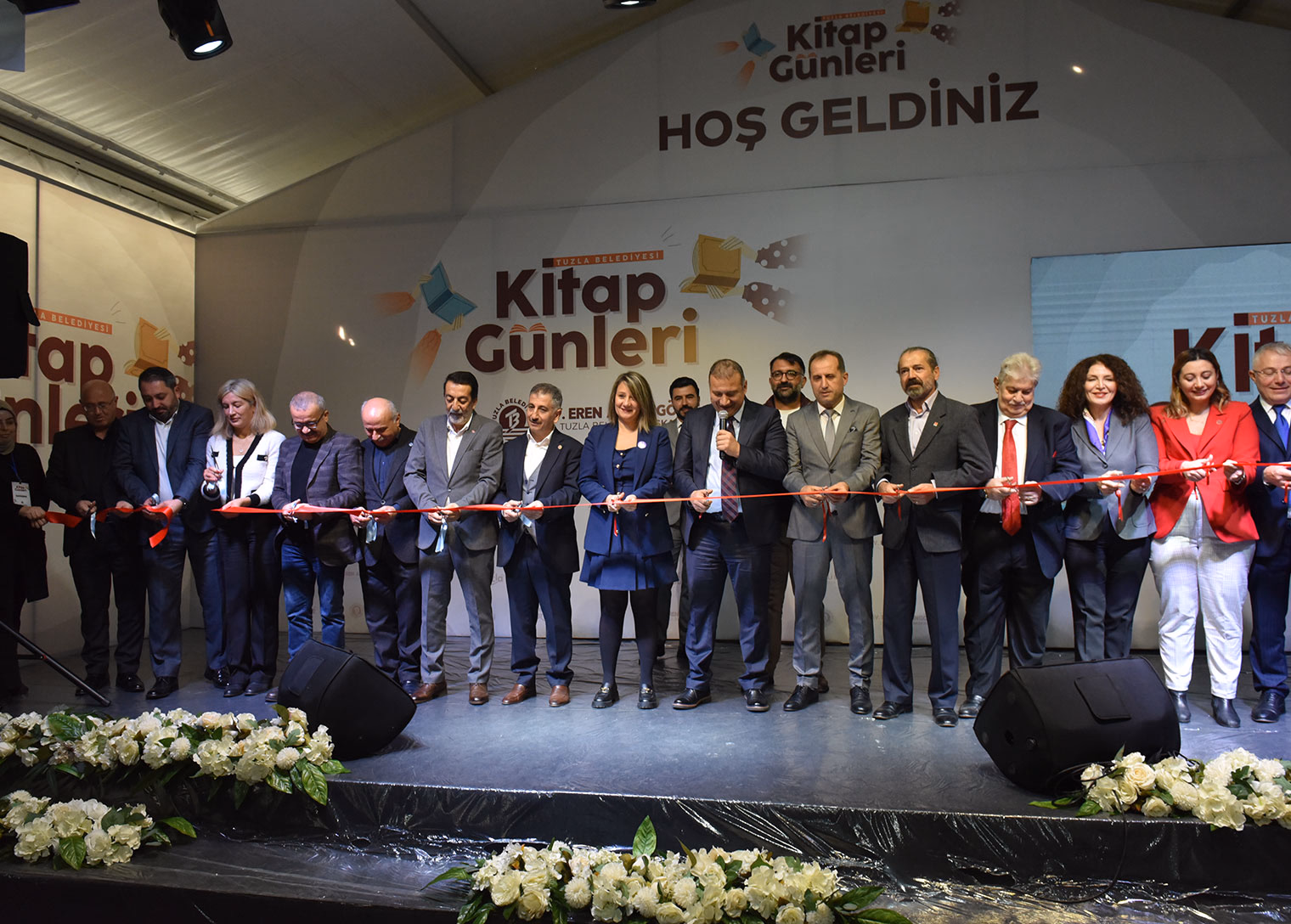 Tuzla Belediyesi Kitap Günleri, edebiyatseverlere kapısını açtı - Görsel 2