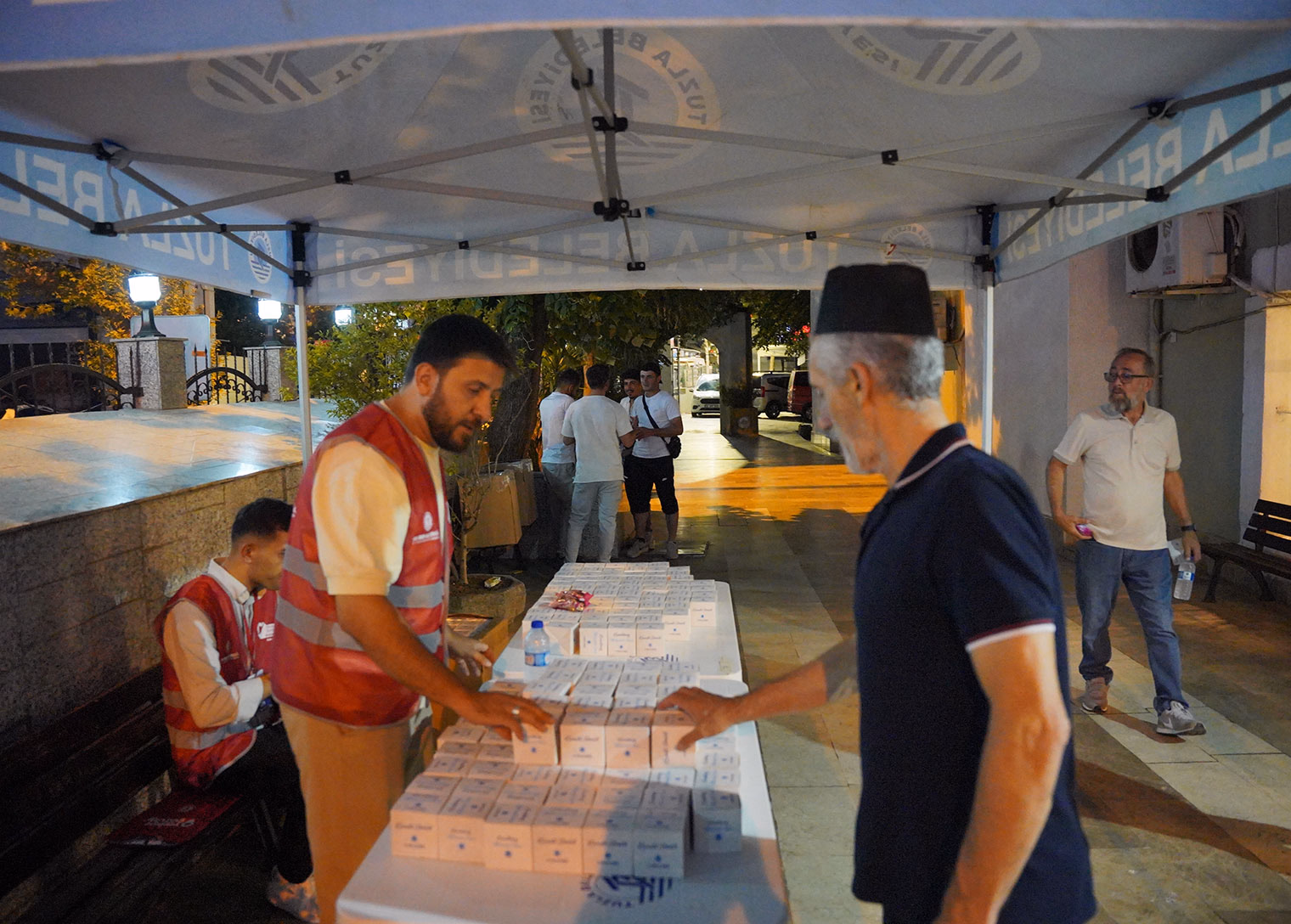 Tuzla Belediyesi’nden Mevlit Kandili'ne özel ikram