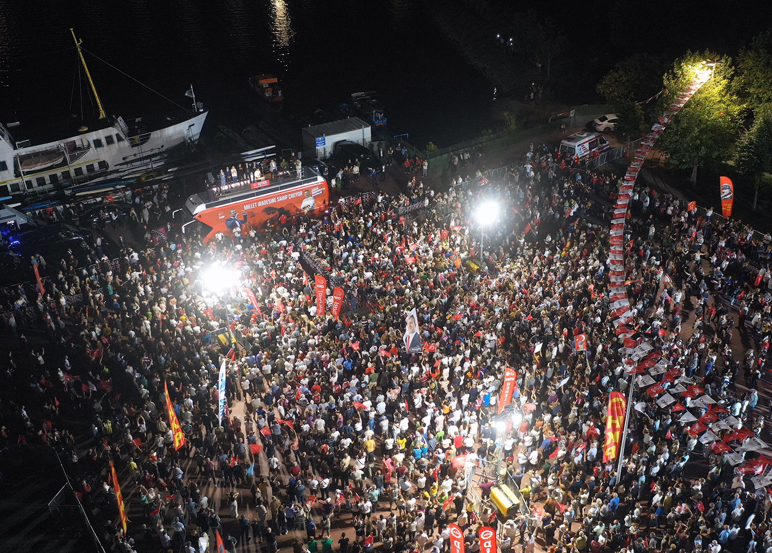 Tuzla’da “Millet İradesine Sahip Çıkıyor” mitingi on binlerin katılımıyla düzenlendi - Görsel 6
