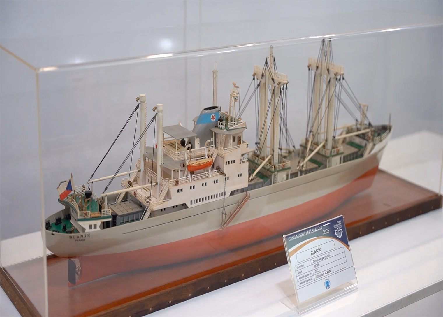 Modelleriyle zamana meydan okuyan gemiler Tuzla’da sergileniyor - Görsel 1