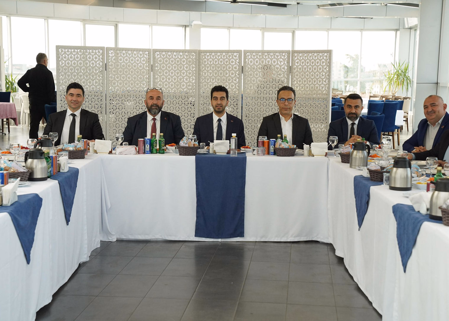 Başkan Eren Ali Bingöl Tuzla’nın muhtarıyla bir araya geldi - Görsel 2