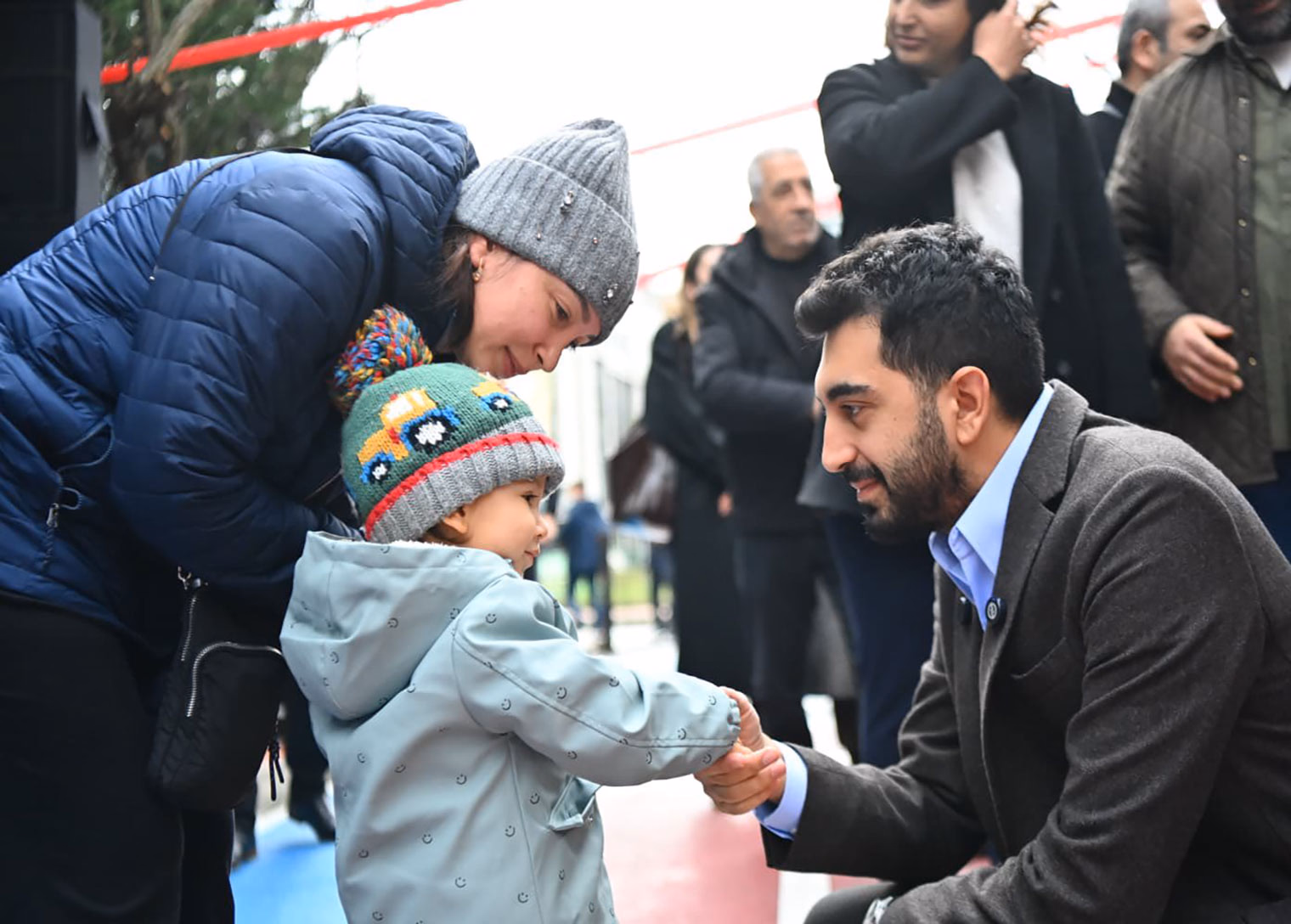 Yeni açılan Oyun Parkı Sokağı yarıyıl şenliğinde çocukları buluşturdu - Görsel 1