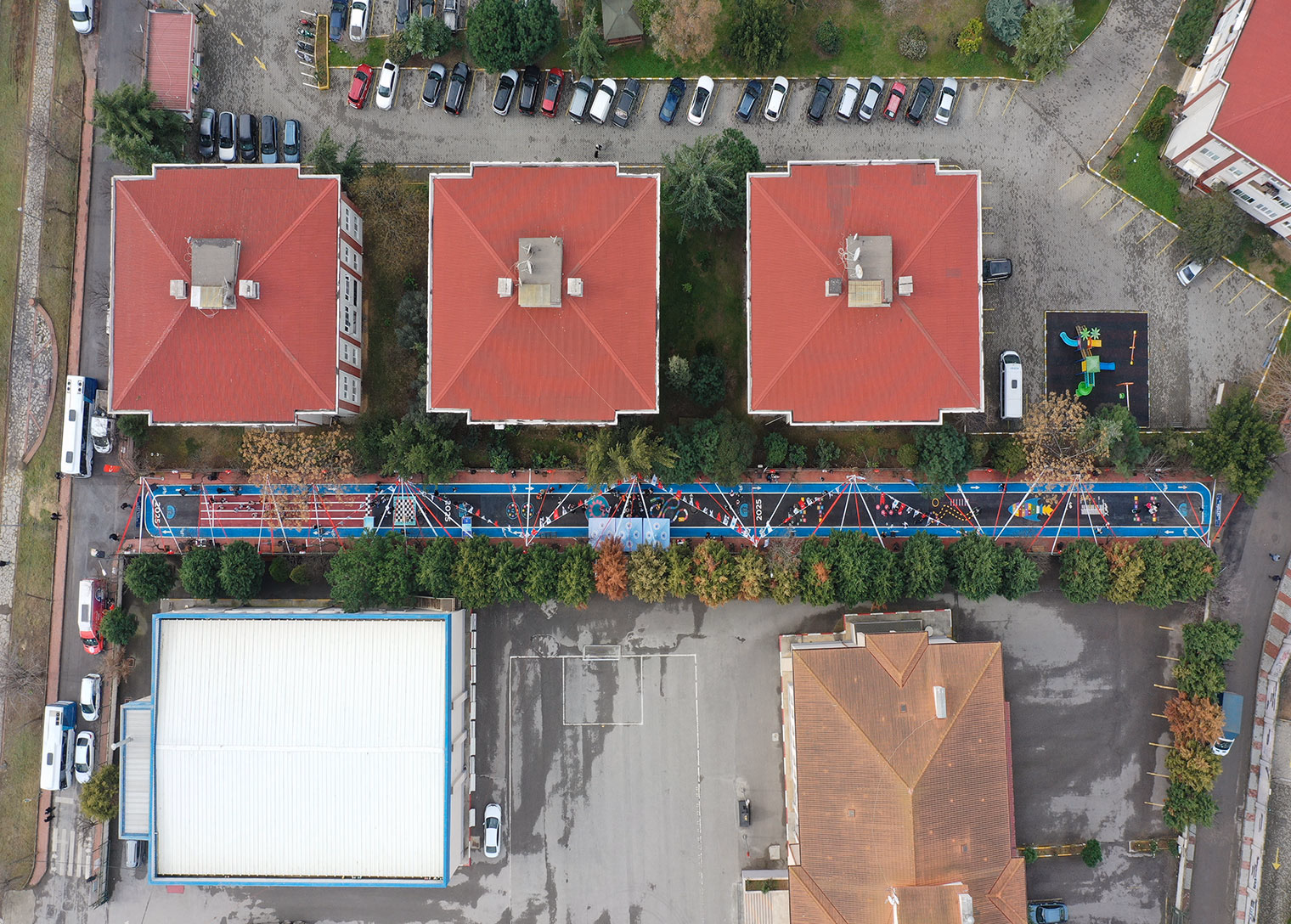 Yeni açılan Oyun Parkı Sokağı yarıyıl şenliğinde çocukları buluşturdu - Görsel 6