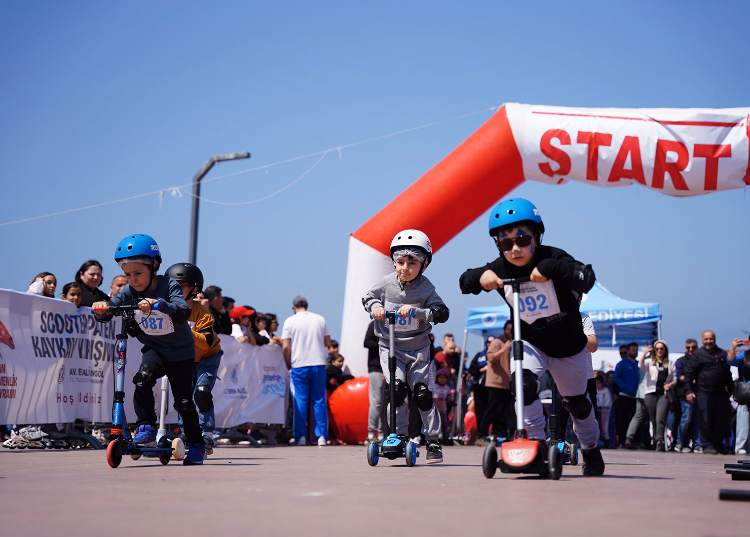 23 Nisan coşkusu Tuzla’yı sardı: Minikler yarıştı, aileler keyif aldı - Görsel 3
