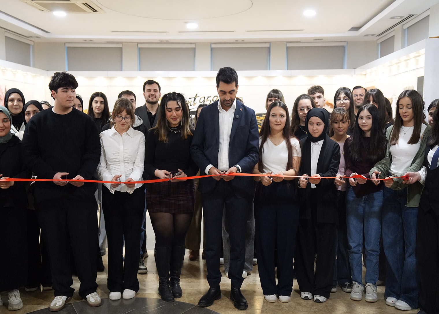 Dünya Ressamlar Günü'nde ‘Pigment 959’ sergisi sanatseverlerle buluştu - Görsel 2