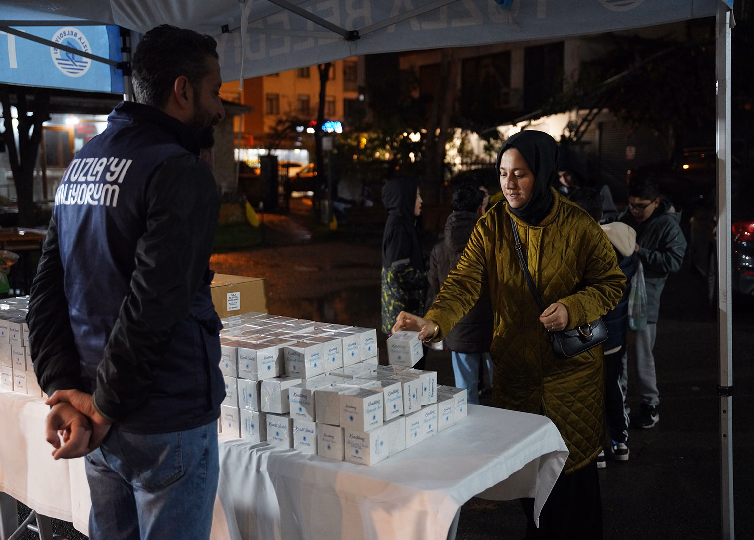 Tuzla Belediyesi’nden Regaip Kandili’nde kandil simidi ikramı