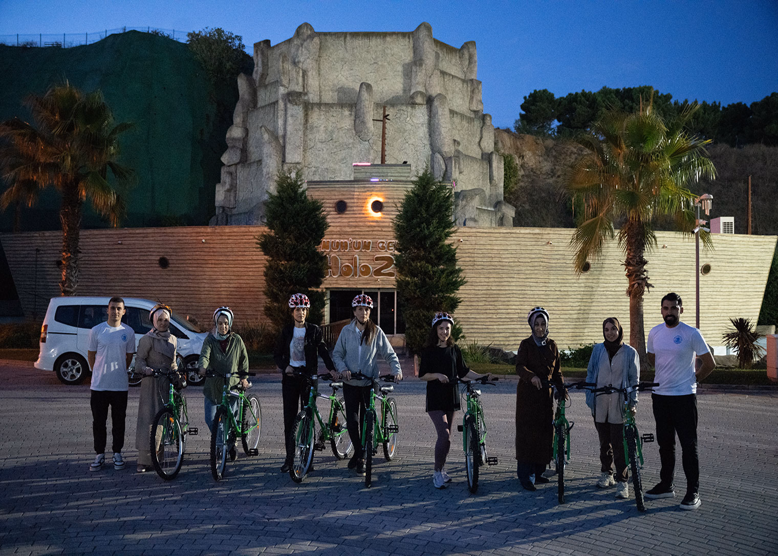 Tuzla Belediyesi’nden kadınlara bisiklet eğitimi