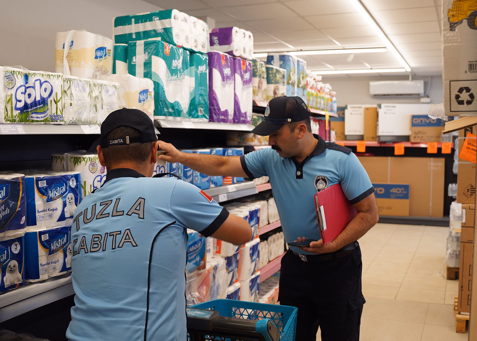 Tuzla Belediyesi’nden marketlere sıkı denetim - Görsel 3