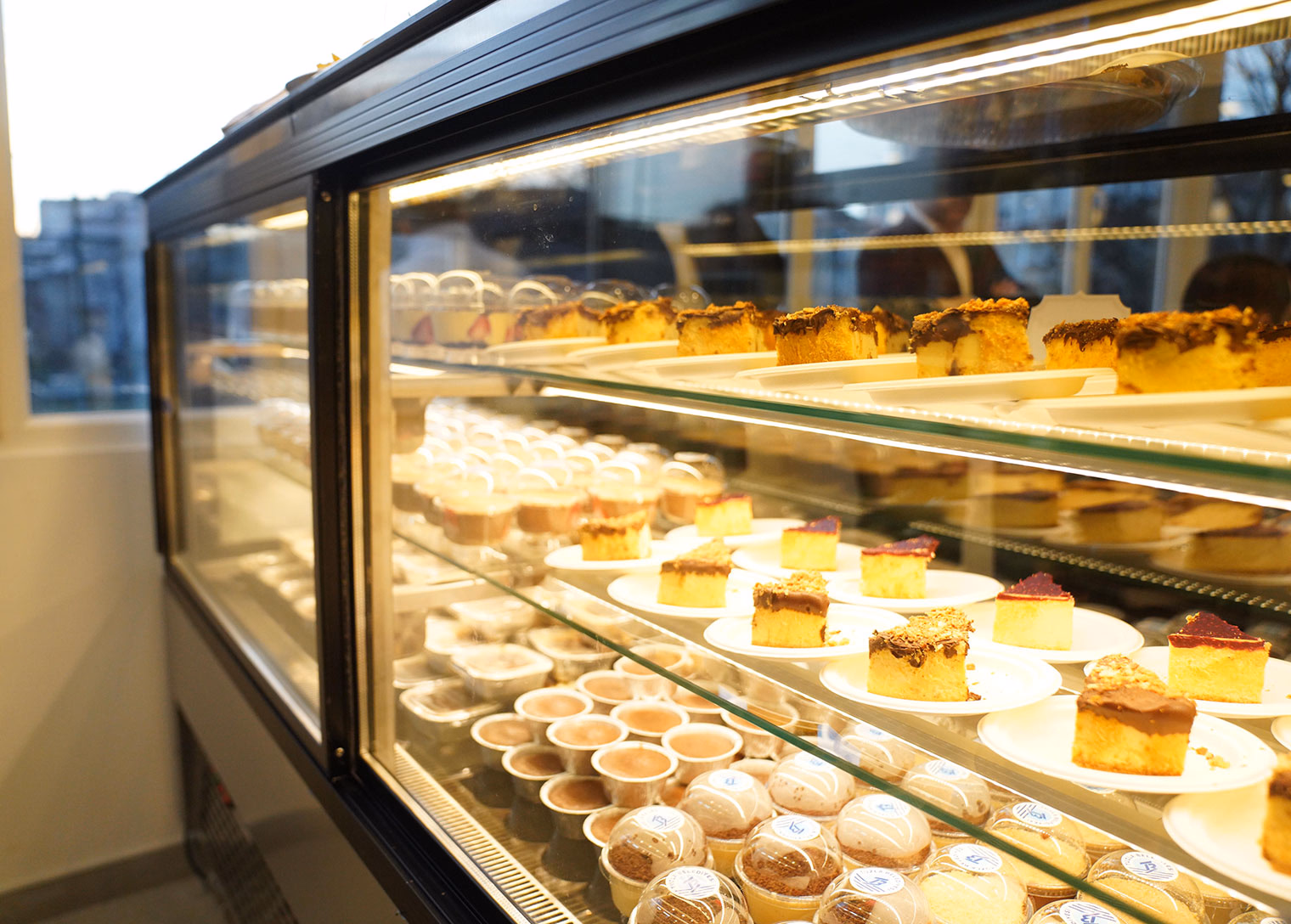 Tuzla Belediyesi’nin ilk yeni nesil kafesi ‘Tuzla Mekân’ açıldı