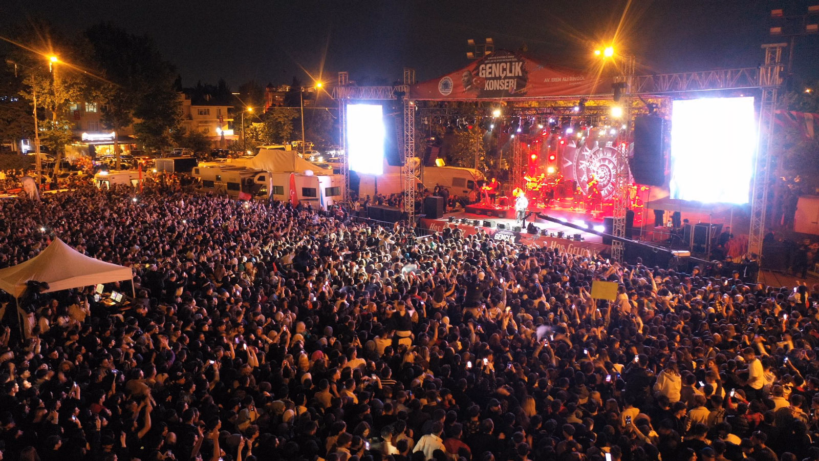 Tuzla’da ‘19 Mayıs’ Coşkusu: Semicenk Konser Verdi - Görsel 2
