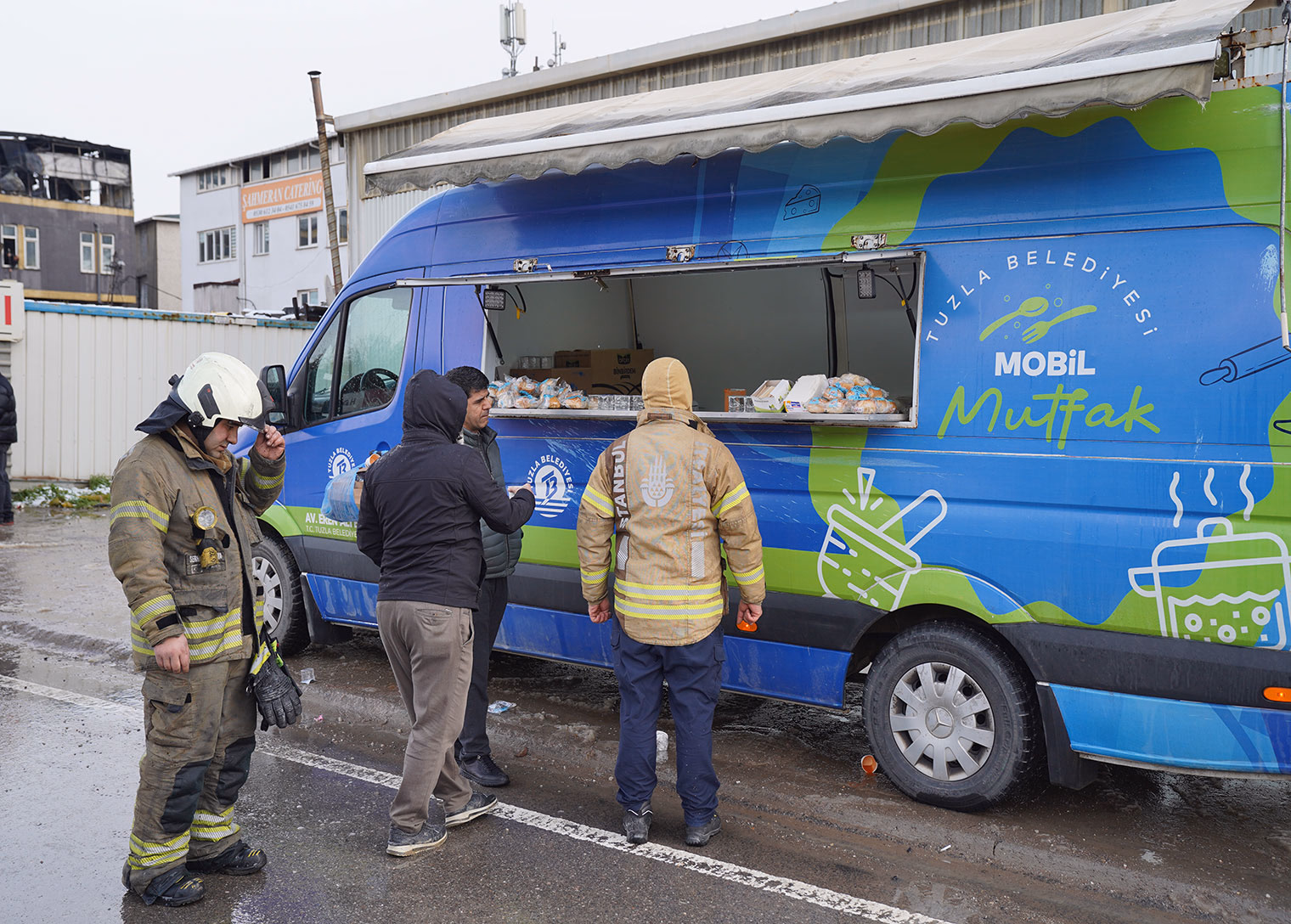 Tuzla Belediyesi’nden yangından etkilenen vatandaşlara destek - Görsel 3