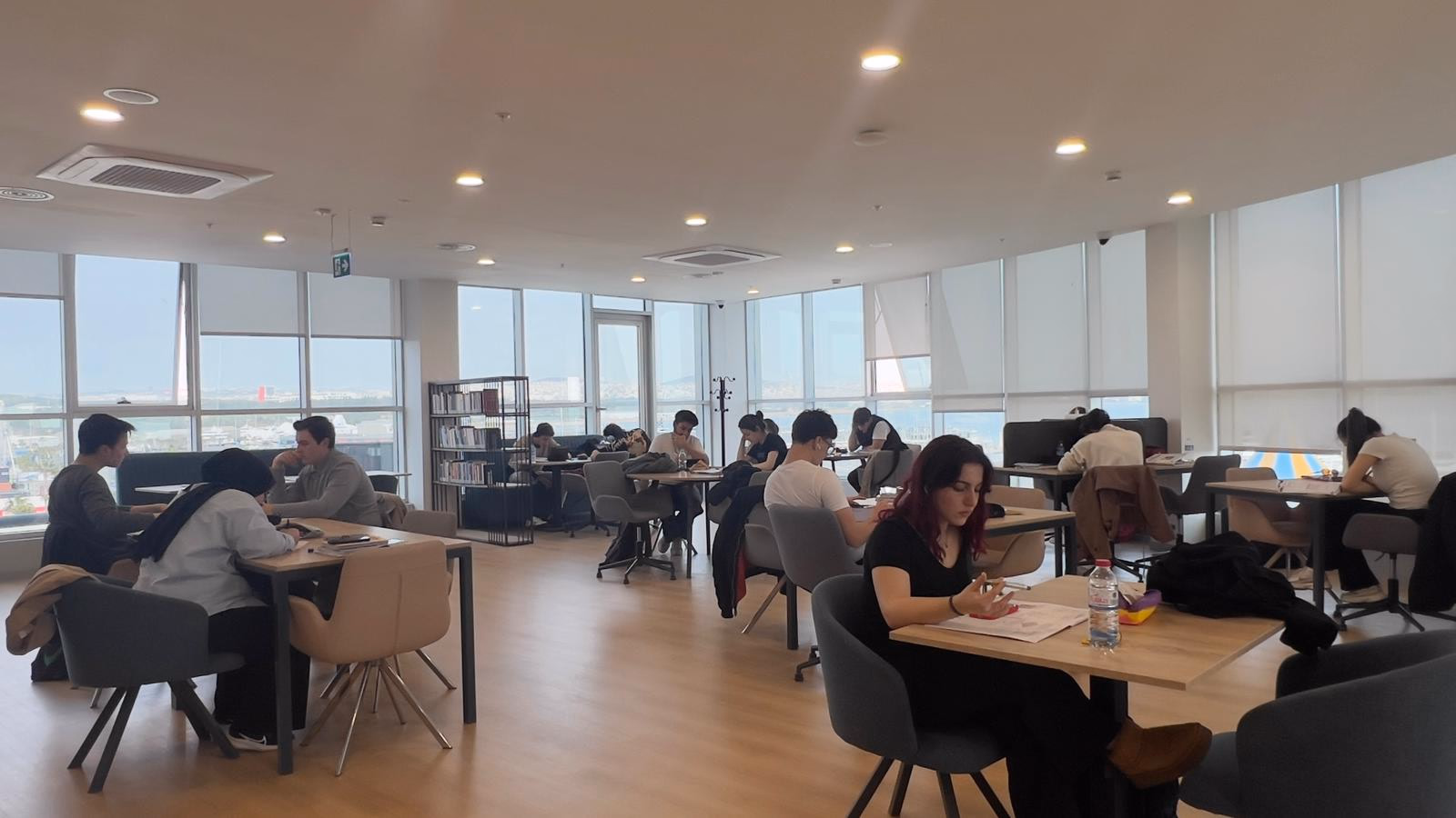 Ayyıldız Kütüphanesi - 2