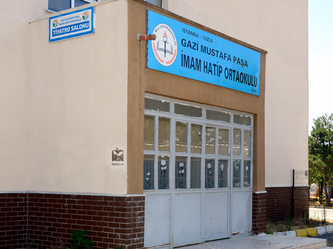 Tuzla Belediyesi Akfırat Sahnesi - 1