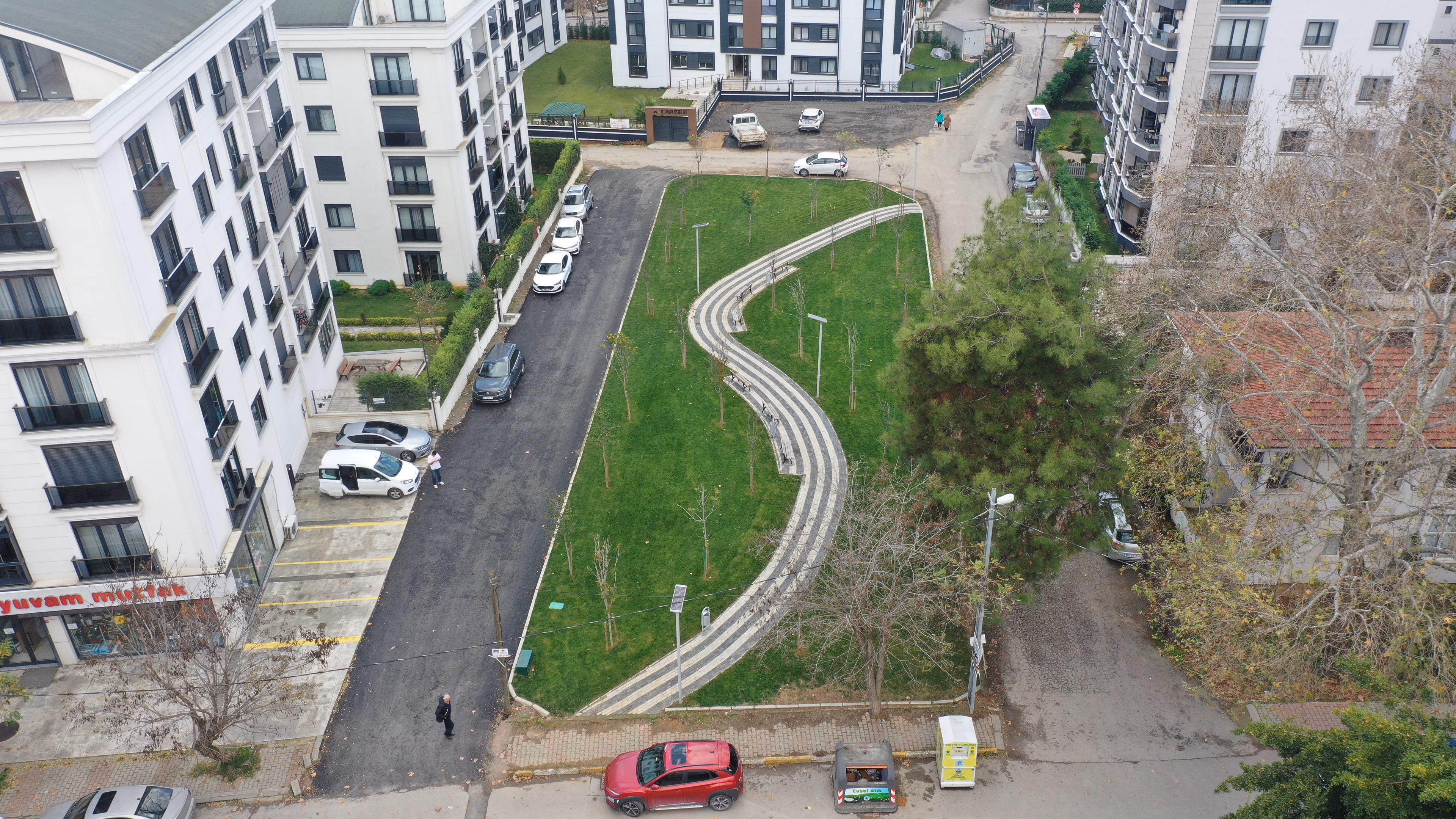 Hakyol Sokak Defne Dinlenme Alanı