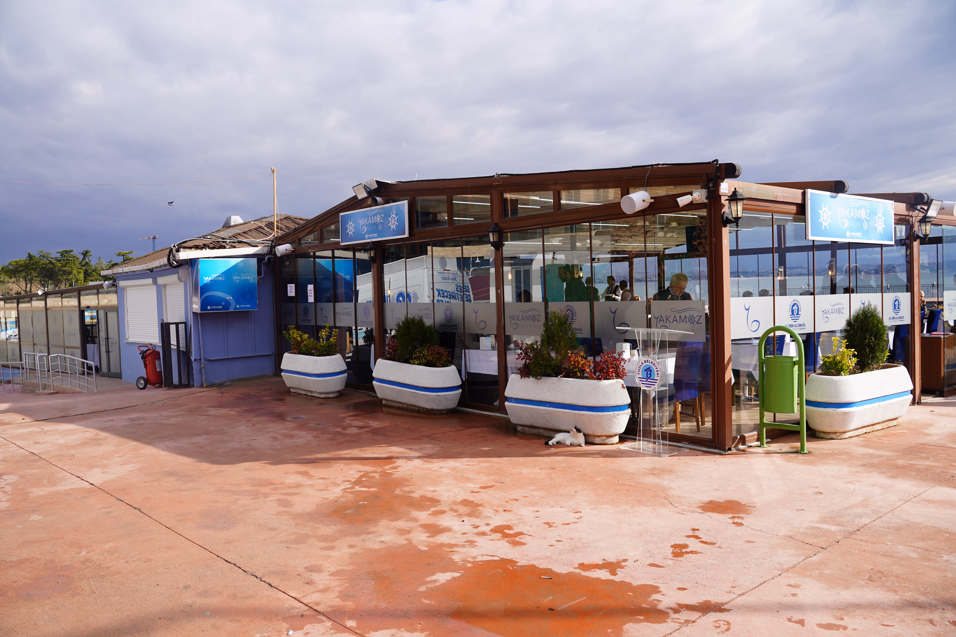 Yakamoz Balık Ekmek